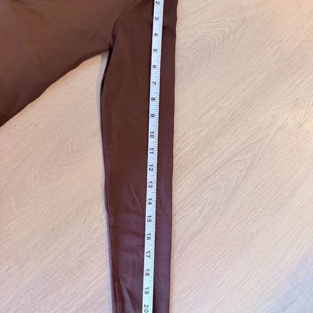 Aritzia Babaton Brown Cropped Top - Size S - Picture 6 of 7